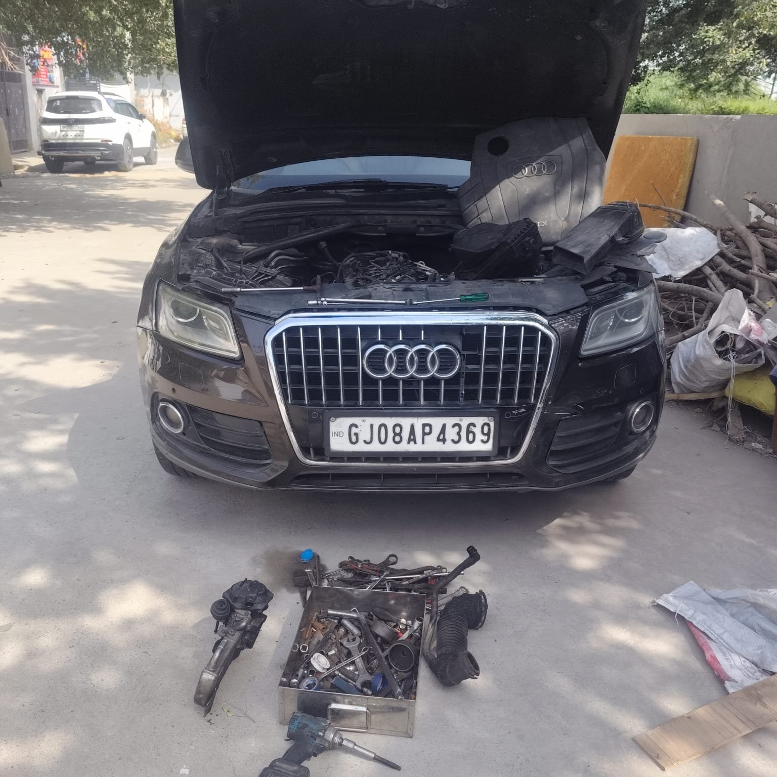 Mechanical service and engine work